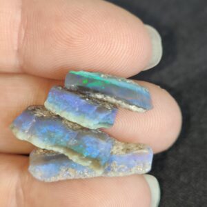 Mintubi Black Opal 4 Stones 4.4g IMG4542