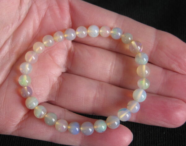 Andamooka 6mm round Opal bracelet beautiful jellies 32cts IMG5981