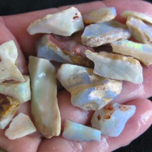 Opal Coober Pedy Mixed Reds Blues & Green 17 stones .9oz IMG5749