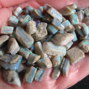 Opal Mintubi small stones & some chips Green Red Blue 1oz IMG1333