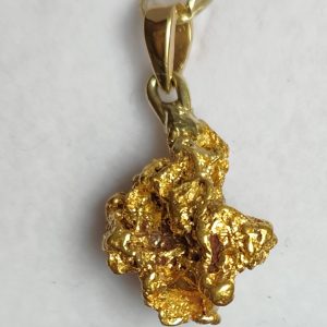 $425 IMG5318 - Palmer River Qld 18ct Gold Nugget surrounding a little quartz stone Pendant 3.843g