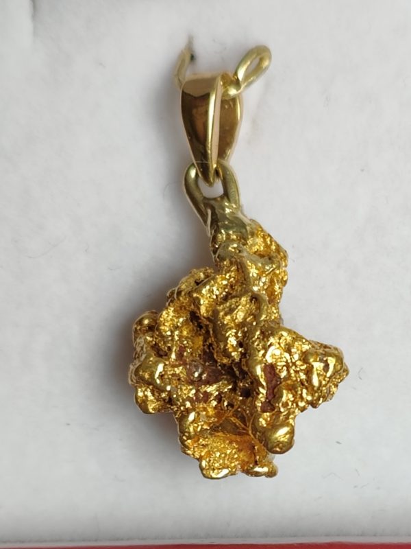 $425 IMG5318 - Palmer River Qld 18ct Gold Nugget surrounding a little quartz stone Pendant 3.843g