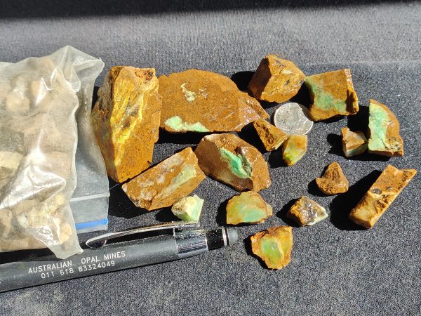 $25 IMG0438-9 - Chrysoprase Offcuts some Colour 8.5oz - BARGAIN!