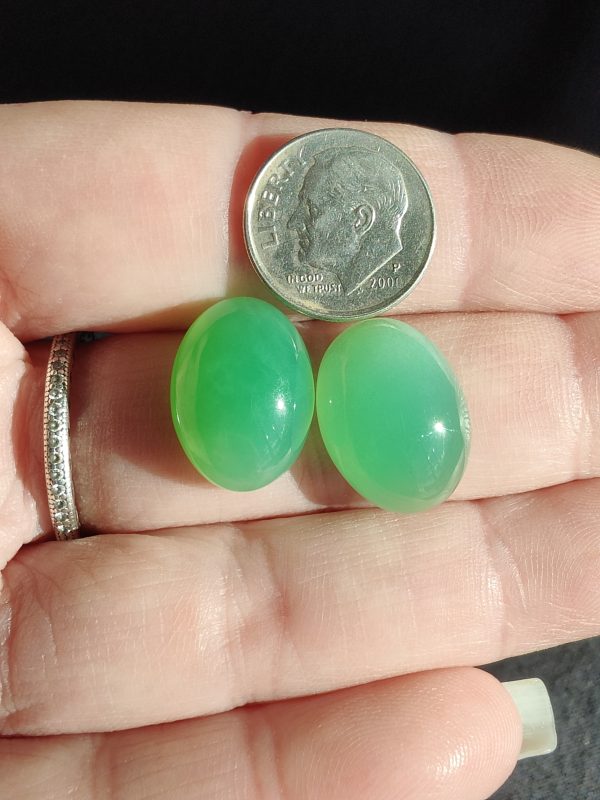 $113.25 IMG2265 - Chrysoprase Pair 18x13mm Cabochons 22.65cts $5/ct