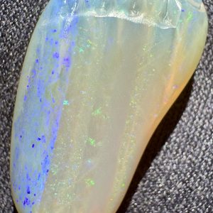 $64 IMG7121 - Carved Foot opal 21 x 12 x 5mm 8cts